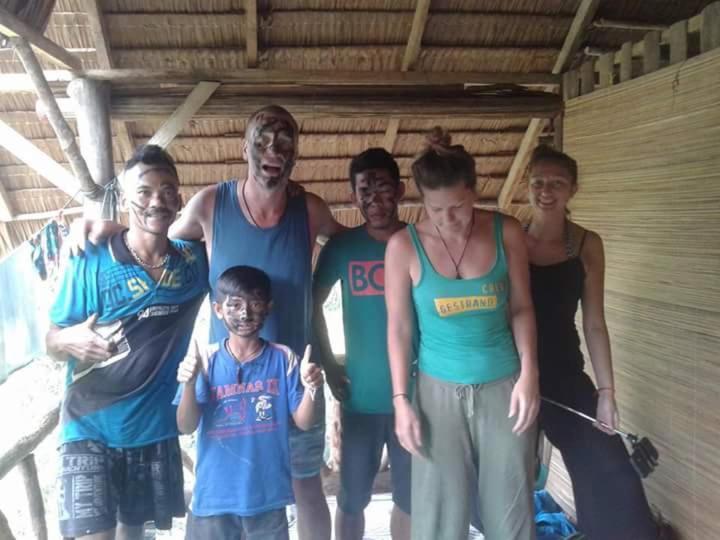 Orangutantreksumatra & Lovely Jungle Lodge Only Book If You Are Treking With Us Bukit Lawang Eksteriør billede
